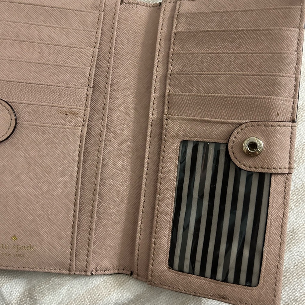 Kate Spade wallet - Picture 4 of 5